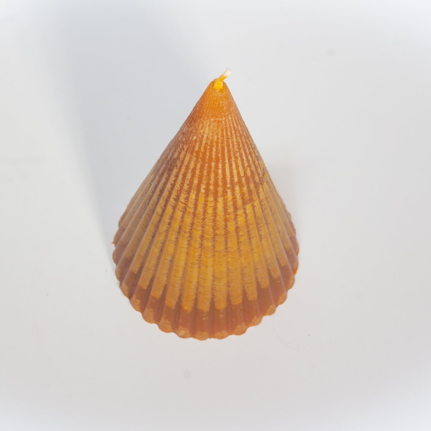 Vela Cónica Ranurada Caramelo